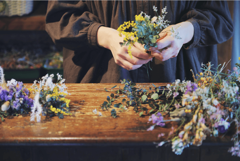 古民家を慎ましやかに飾る<br />
ドライフラワー