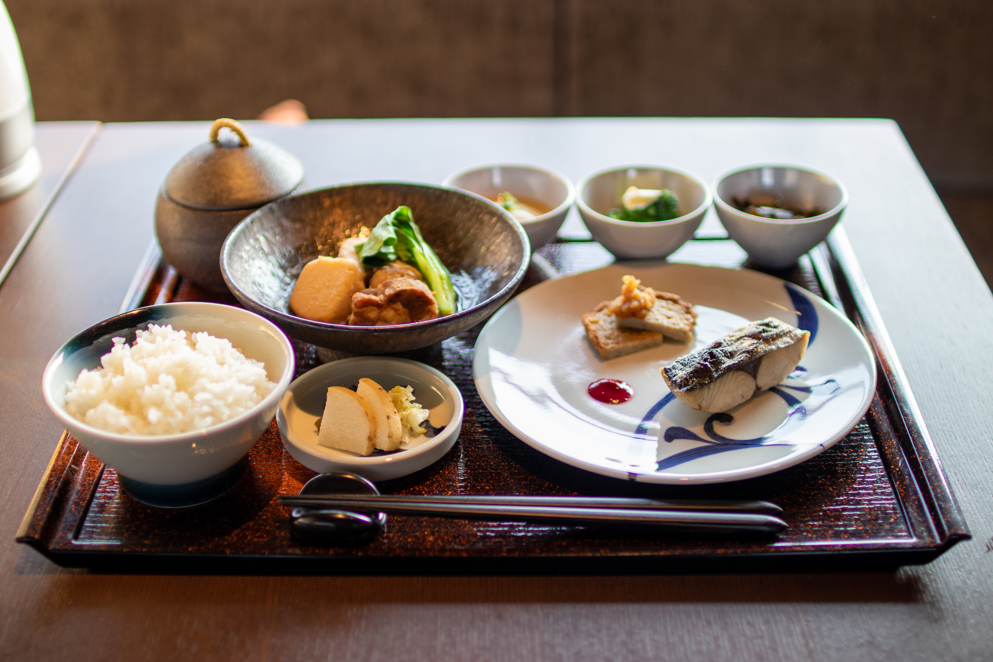 朝食
